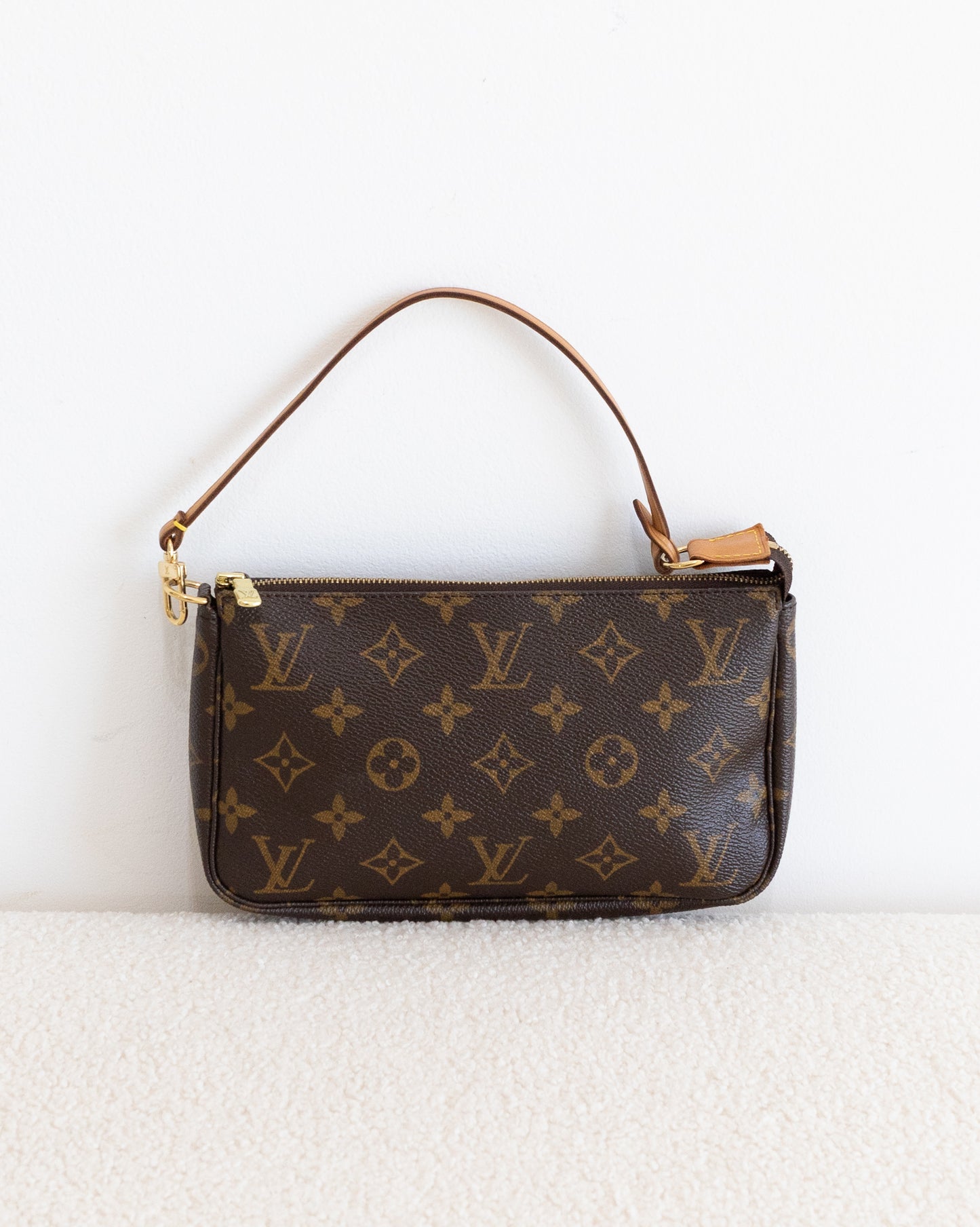 LOUIS VUITTON Pochette Accessoires