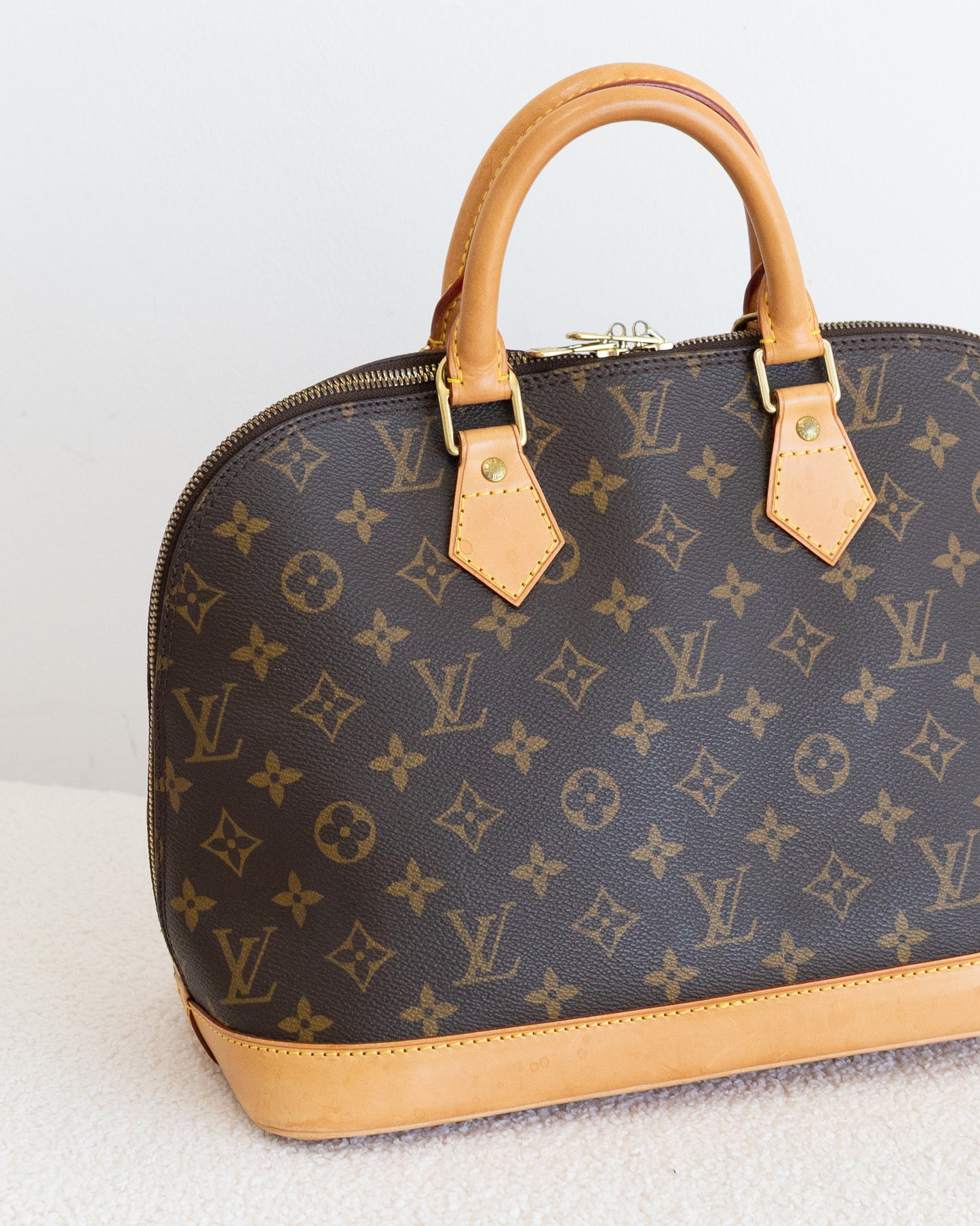 LOUIS VUITTON Alma PM