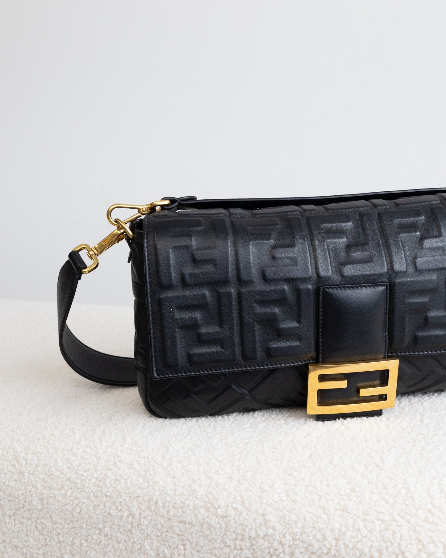 FENDI FF Baguette
