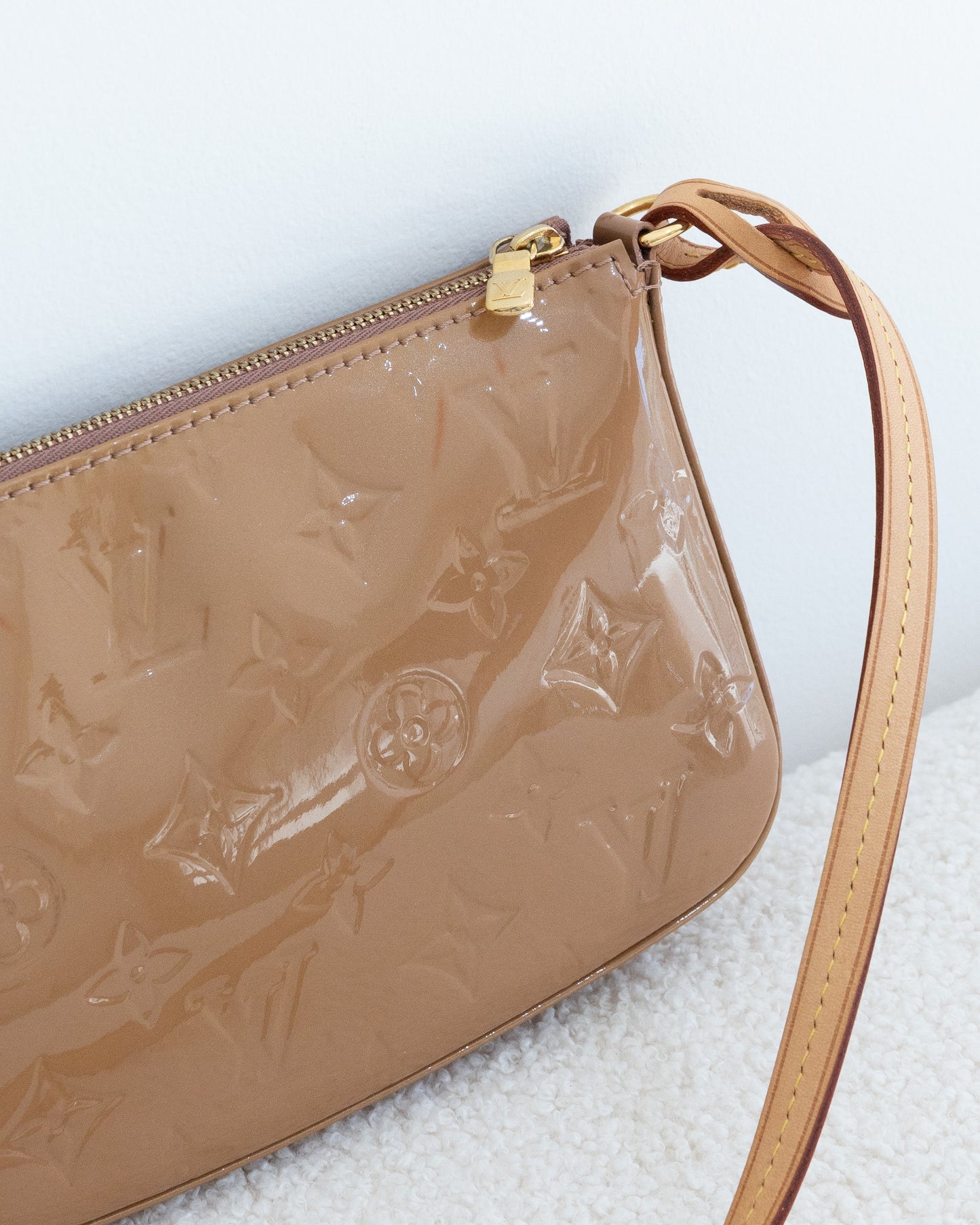 LOUIS VUITTON Pochette Accessoires