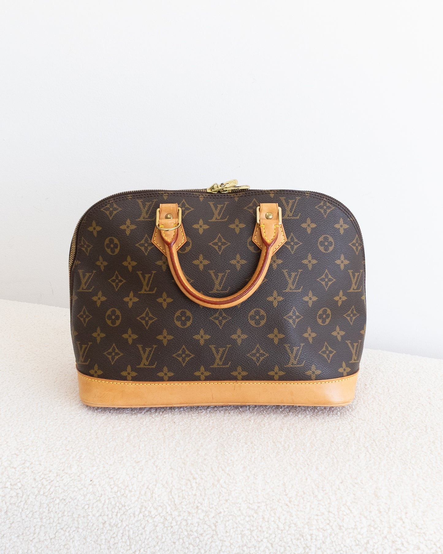 LOUIS VUITTON Alma PM