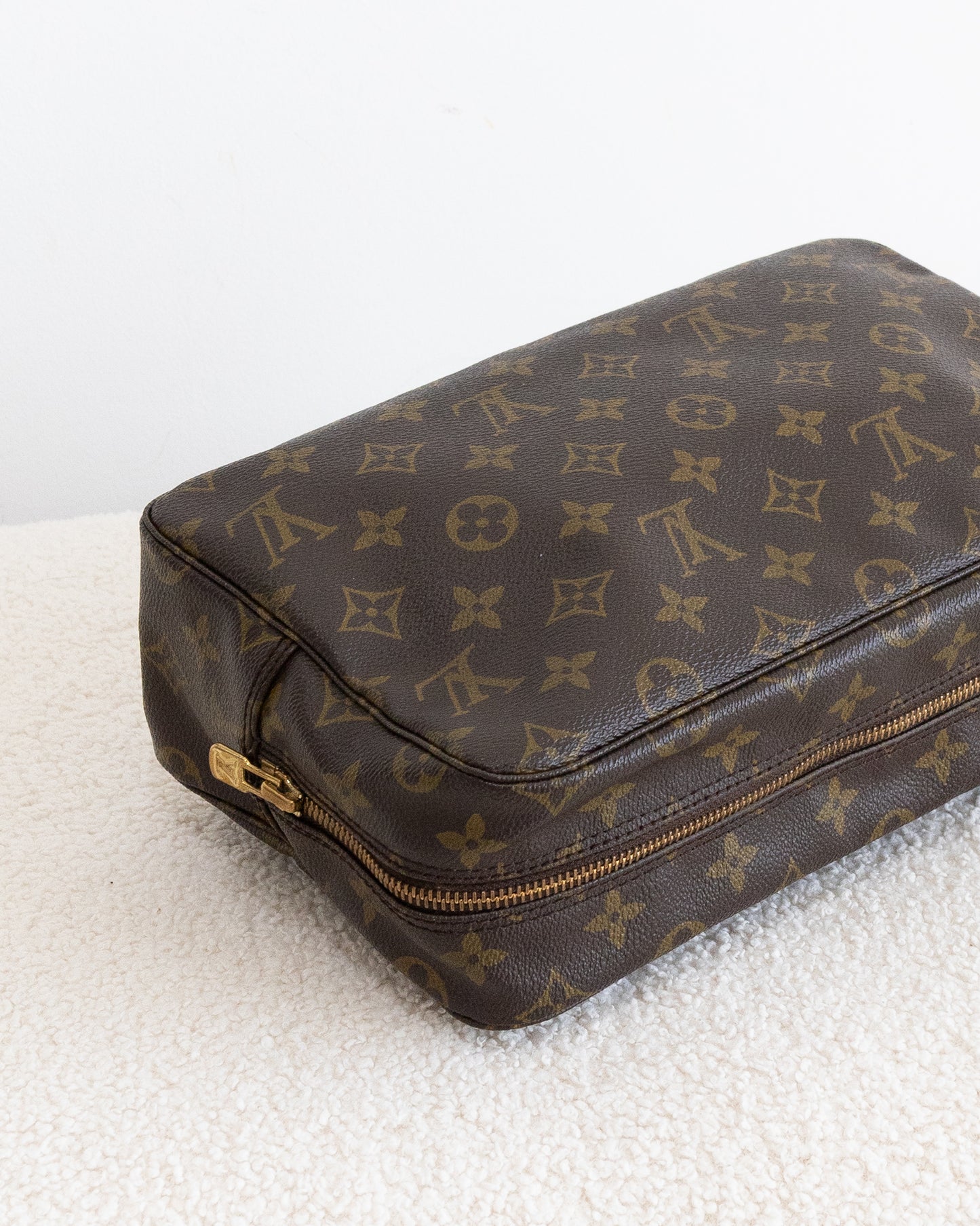 LOUIS VUITTON Trousse 28