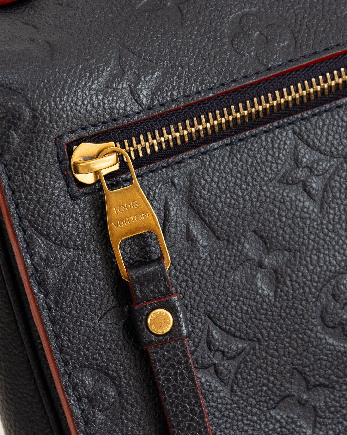 LOUIS VUITTON Pochette Metis