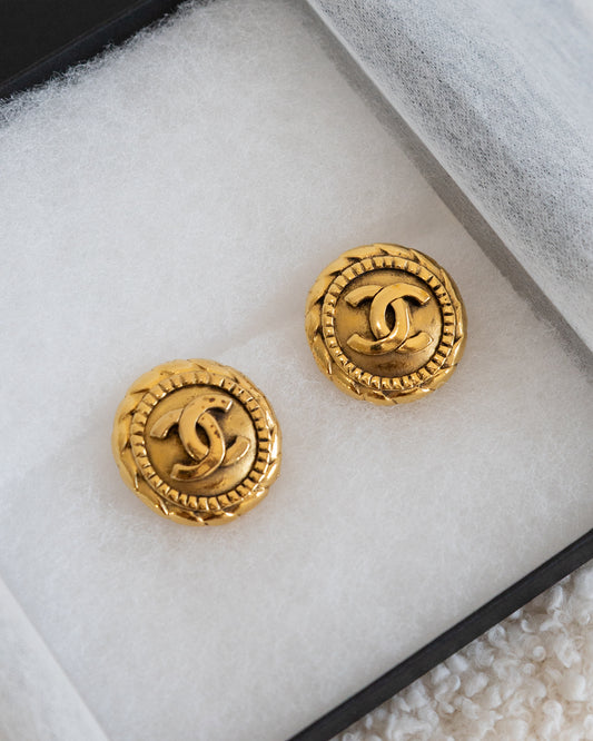 CHANEL CC Round Earrings
