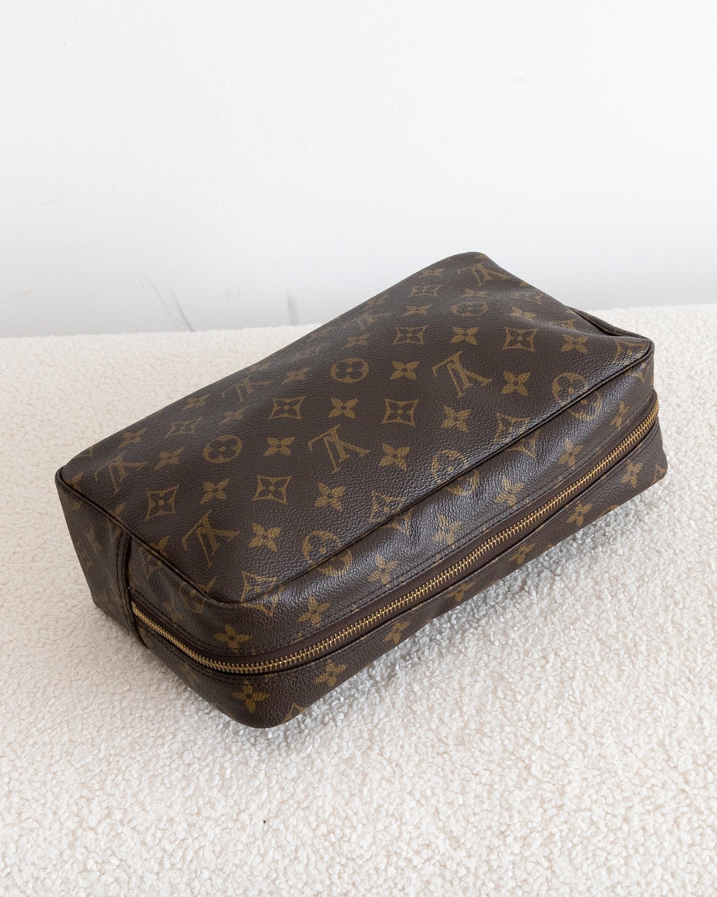 LOUIS VUITTON Trousse 28