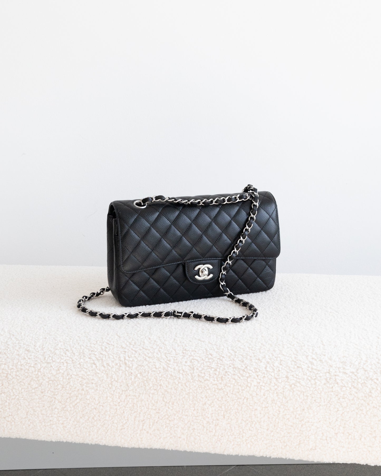 CHANEL Classic Double Flap Médium