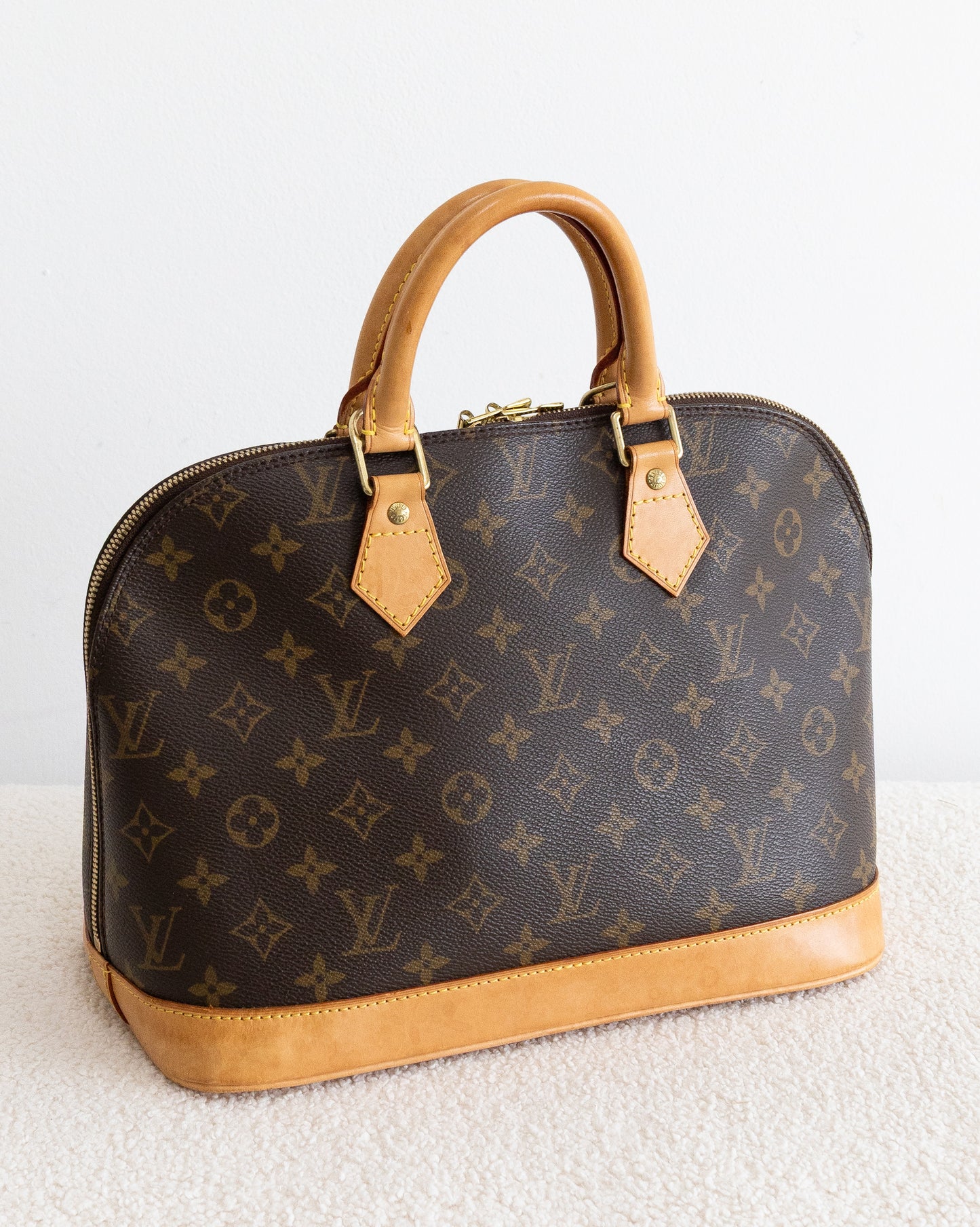 LOUIS VUITTON Alma PM