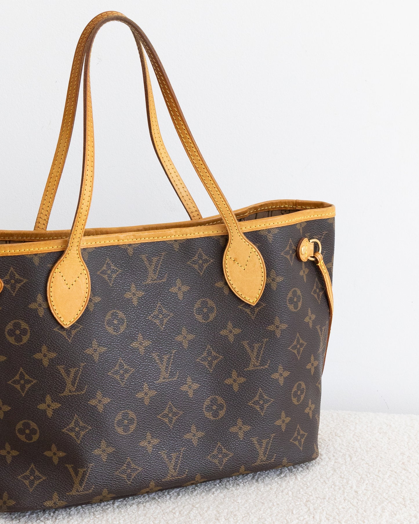 LOUIS VUITTON Neverfull PM