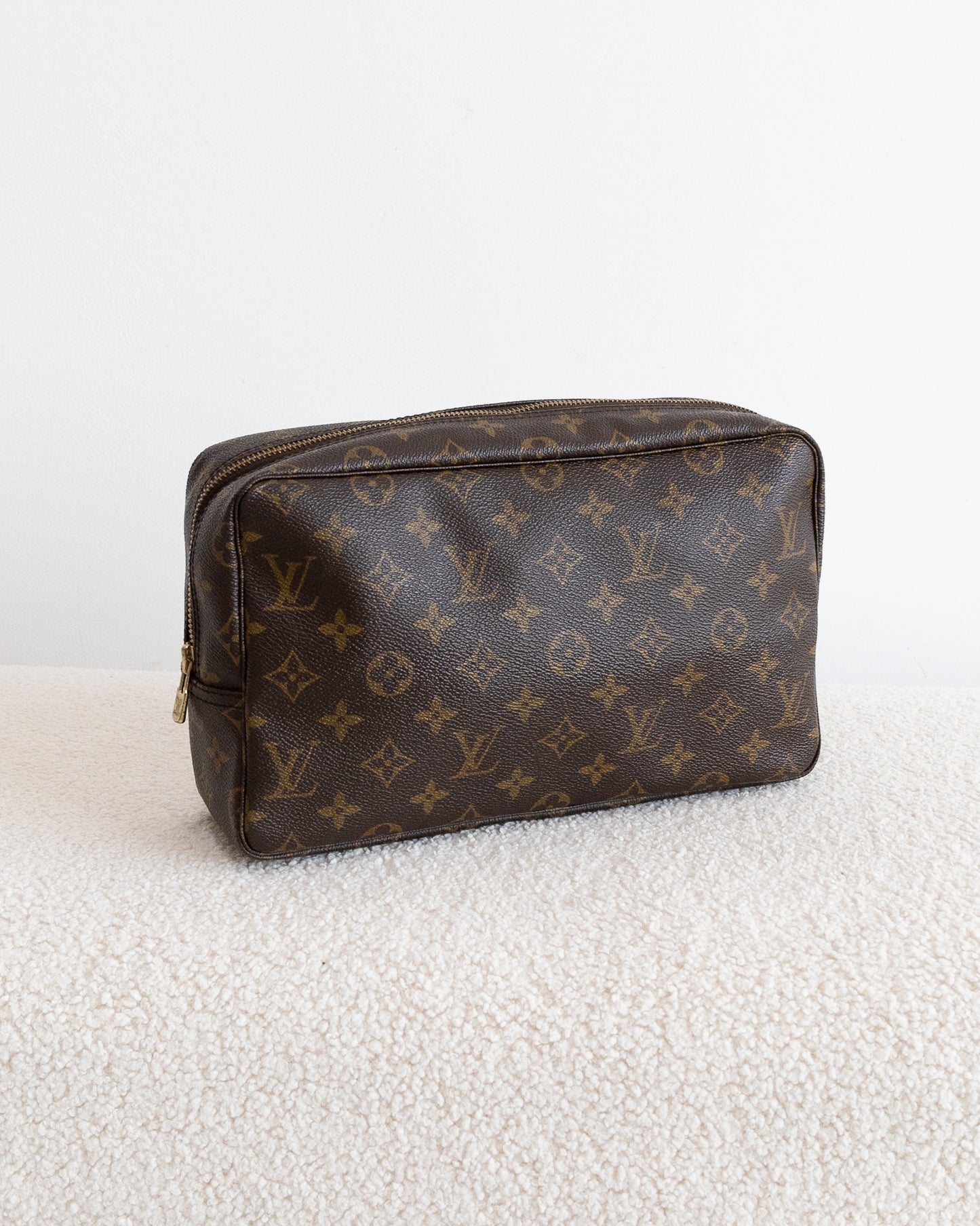 LOUIS VUITTON Trousse 28