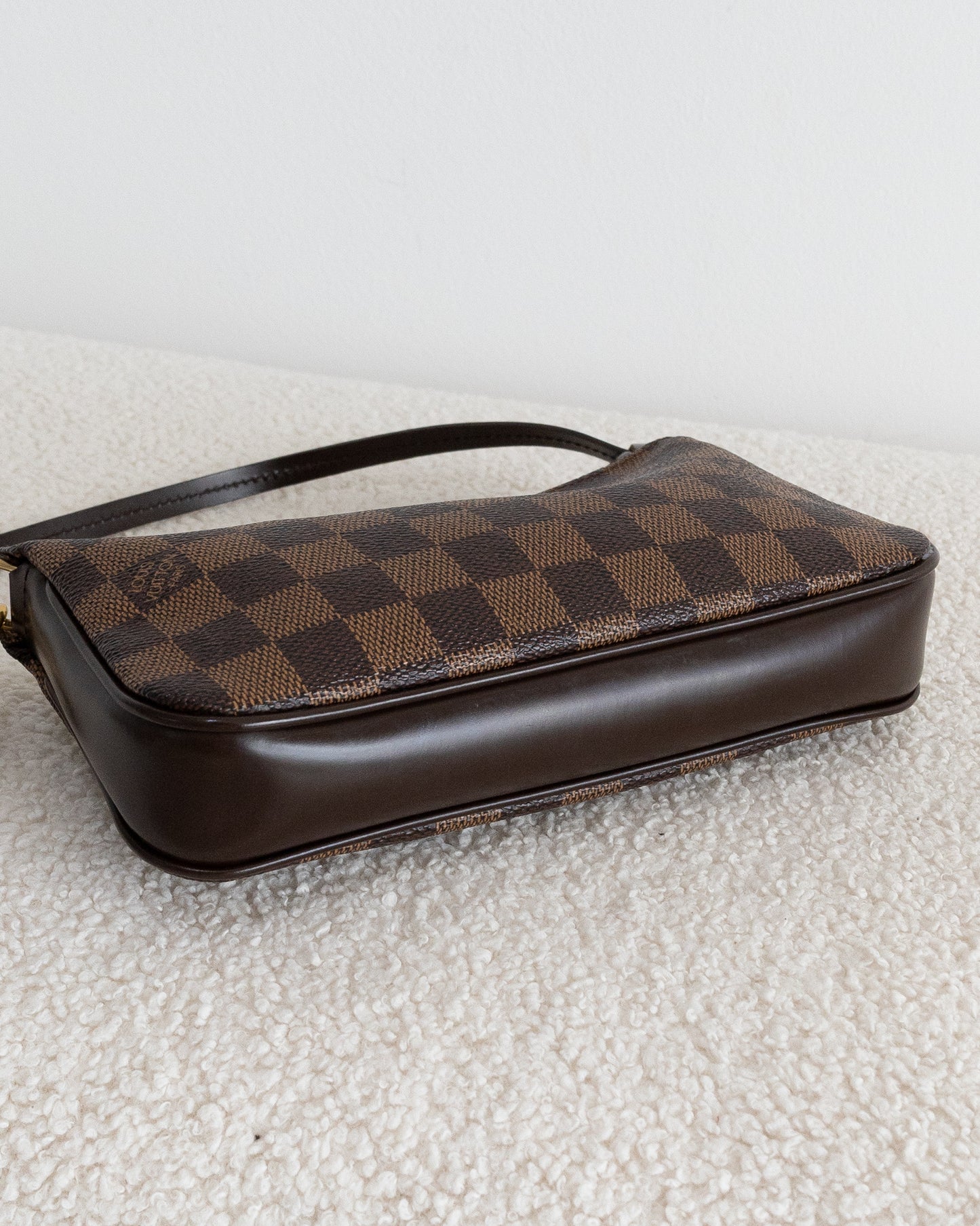 LOUIS VUITTON Pochette Navona