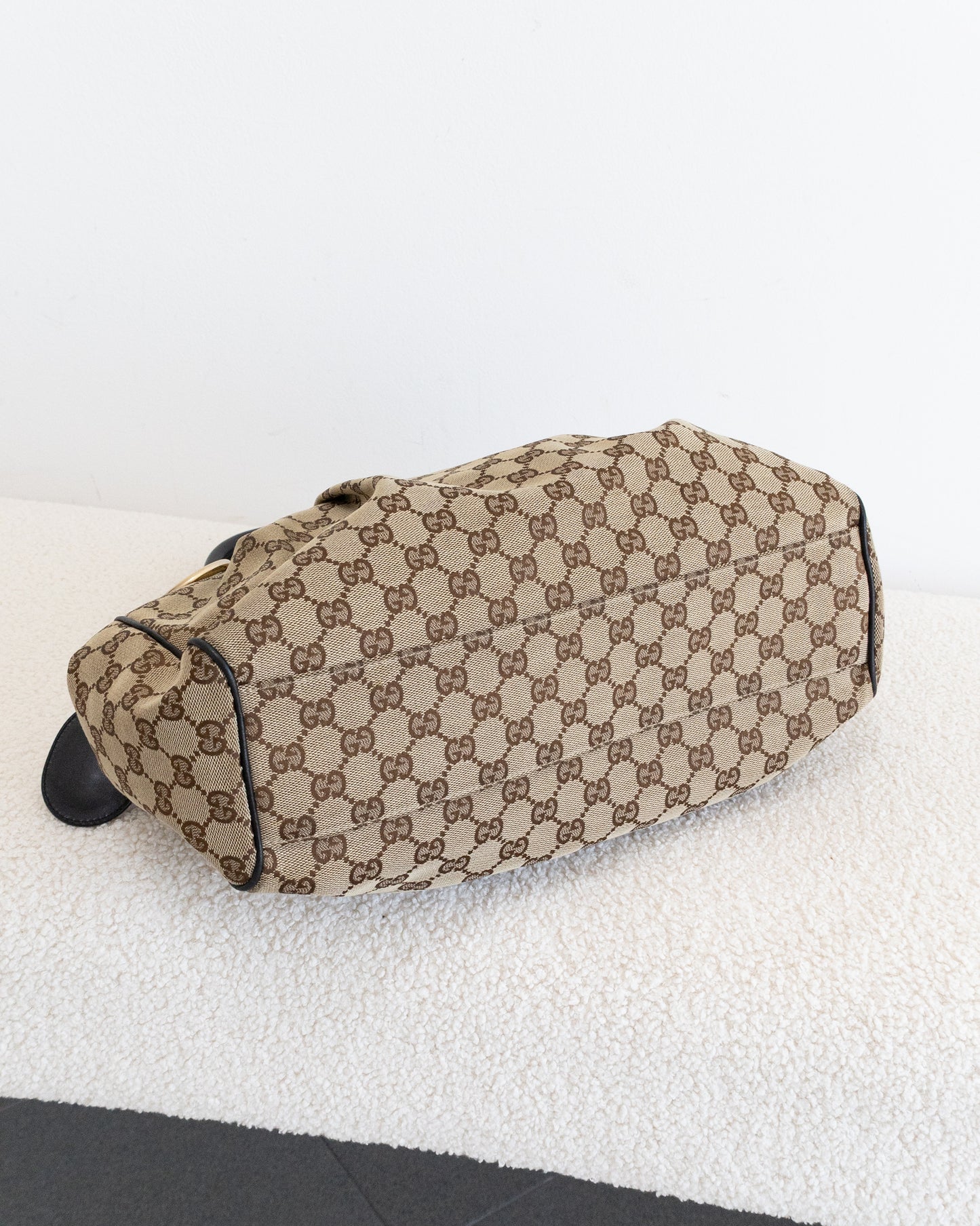 GUCCI Medium GG Canvas Sukey