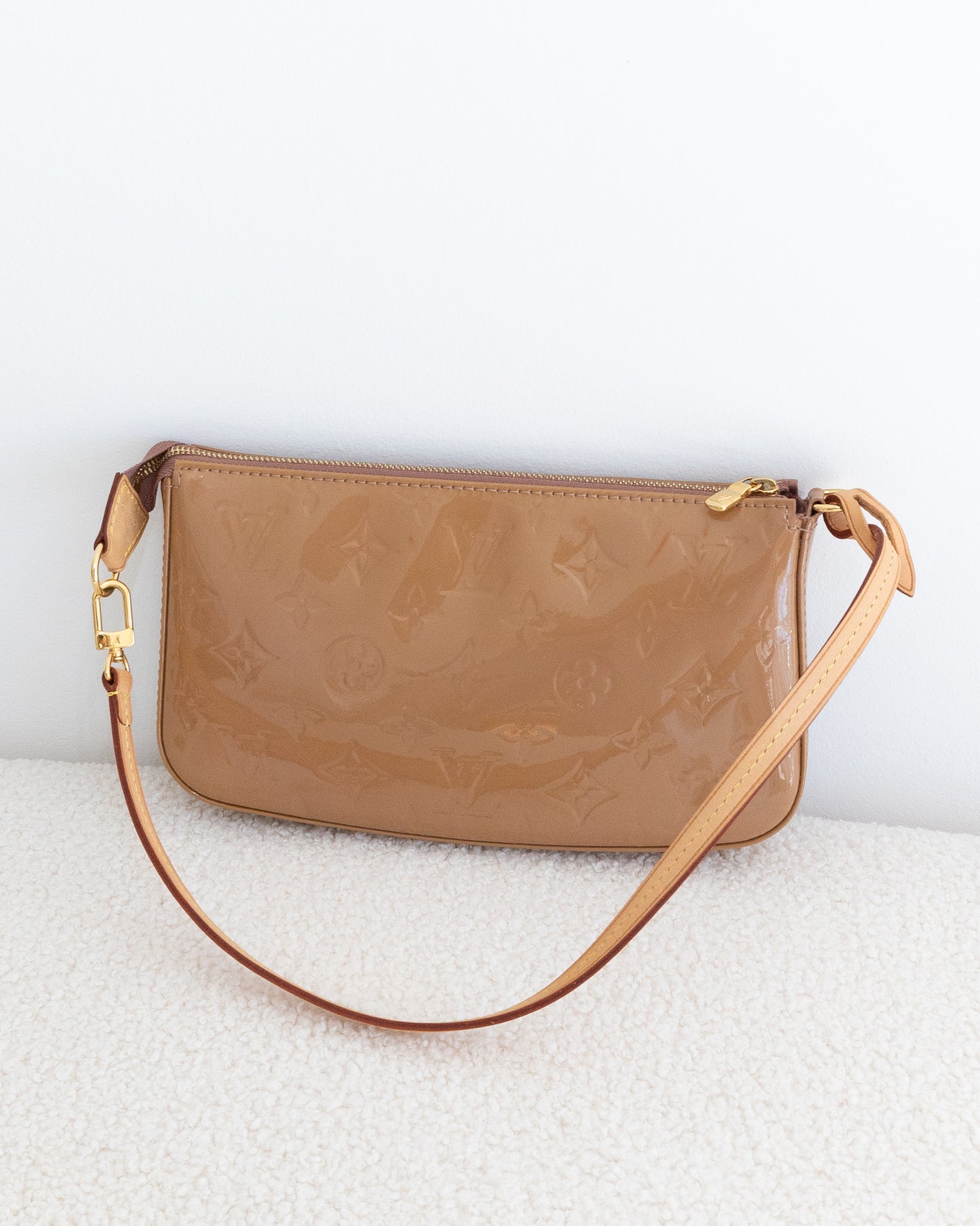 LOUIS VUITTON Pochette Accessoires