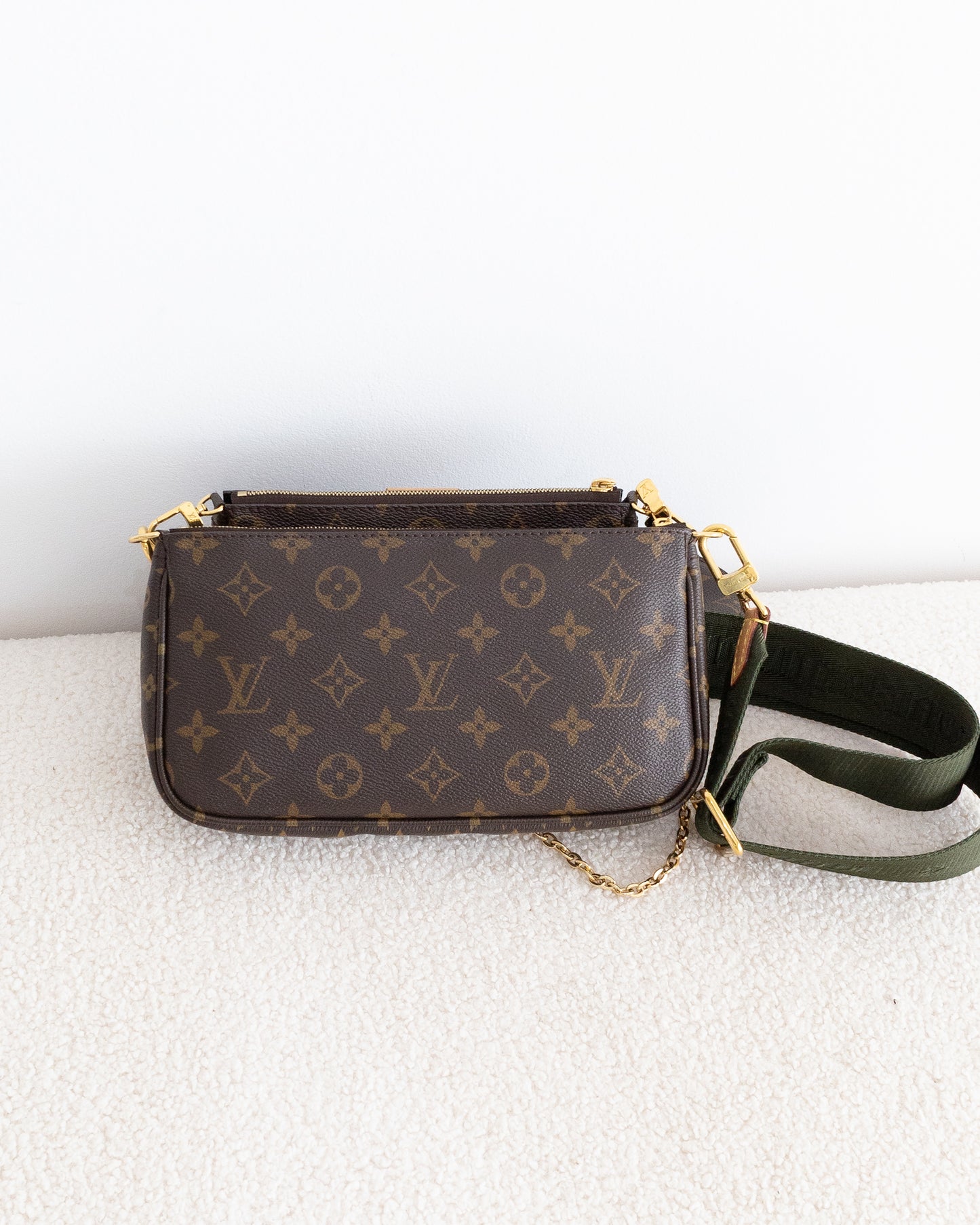 LOUIS VUITTON MultiPochette