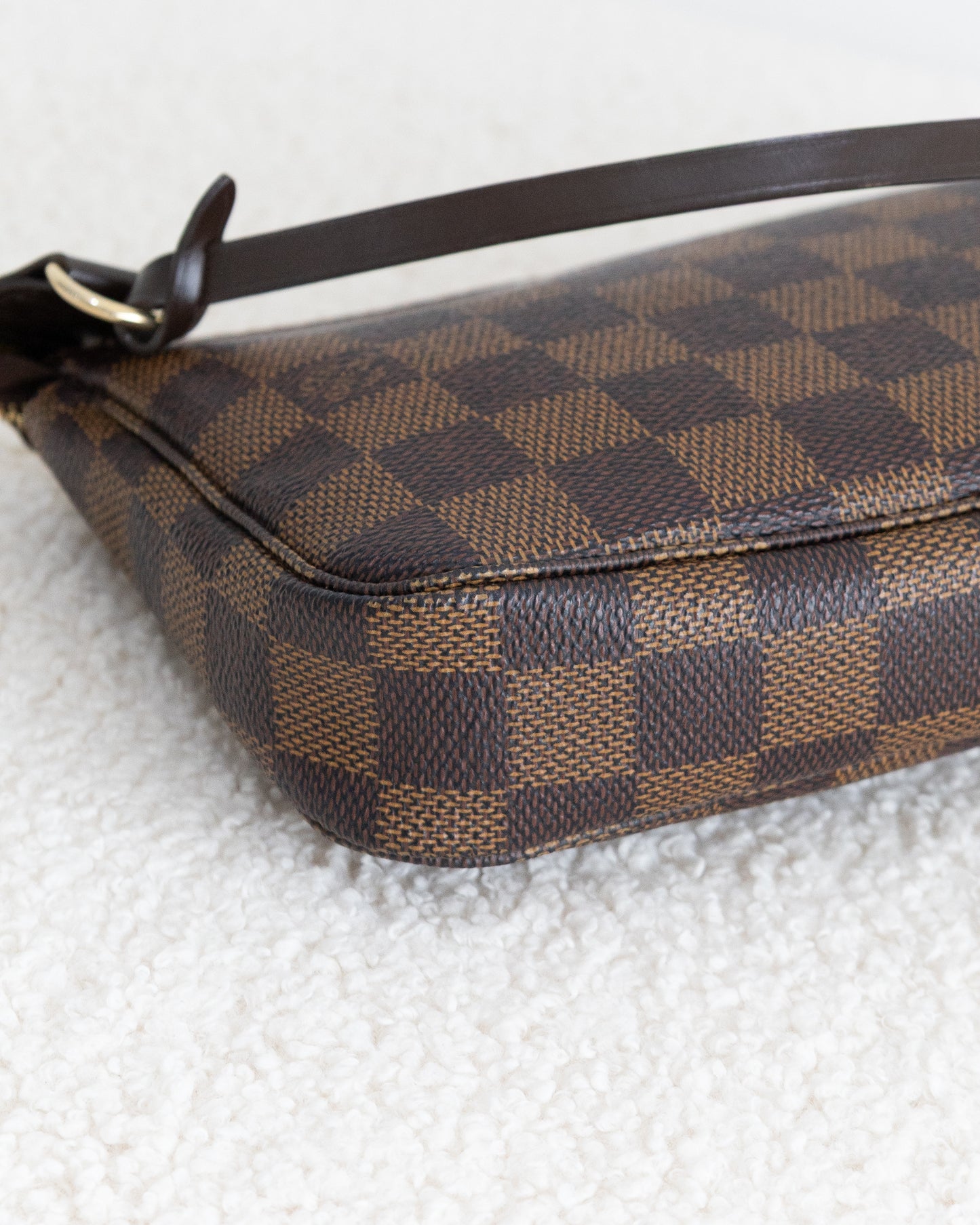 LOUIS VUITTON Pochette Accessoires
