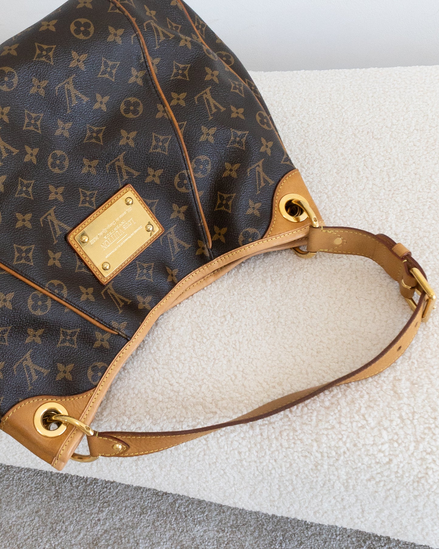 LOUIS VUITTON Galliera