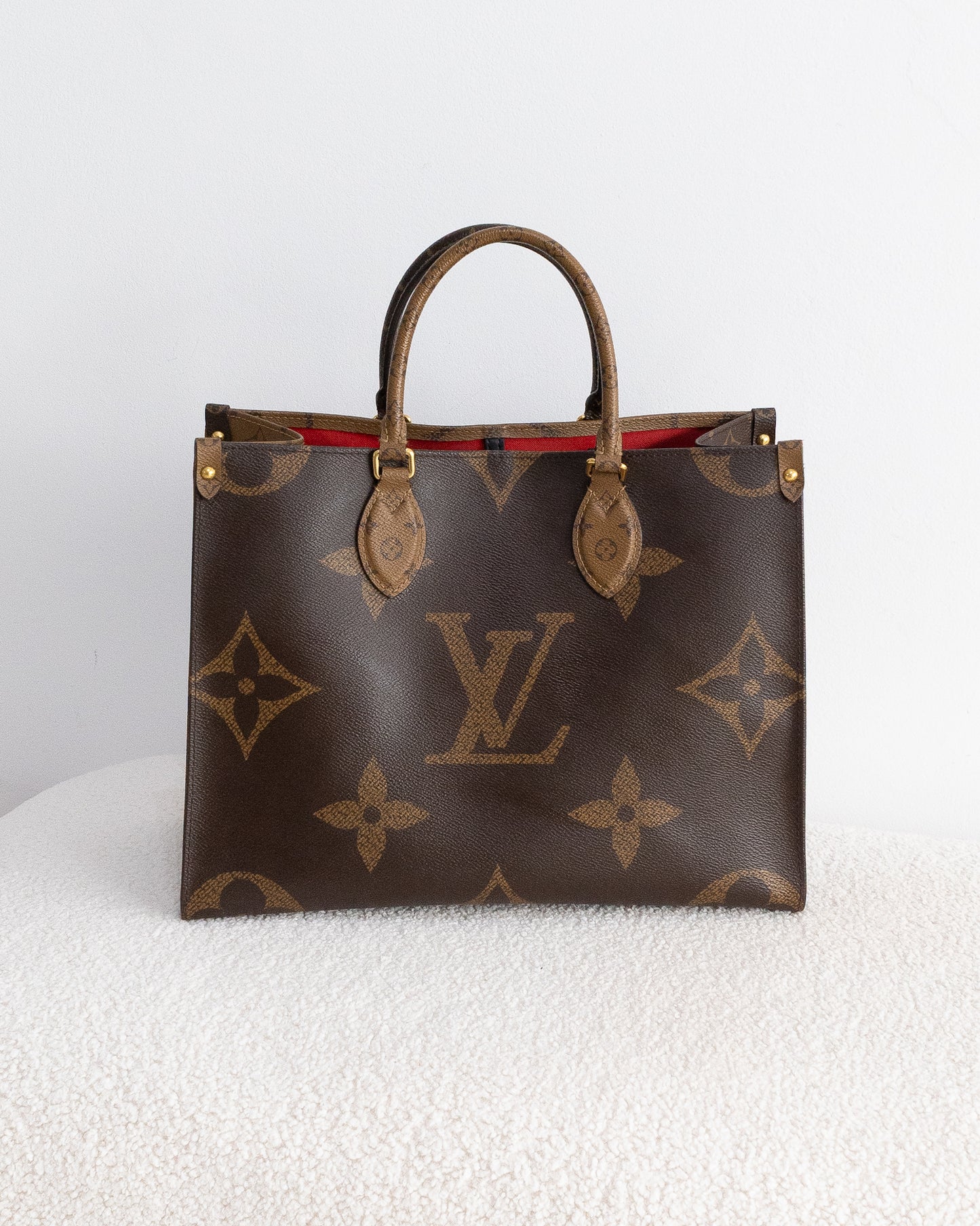 LOUIS VUITTON OnTheGo MM