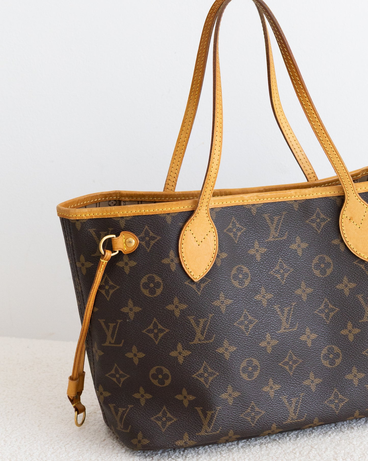 LOUIS VUITTON Neverfull PM