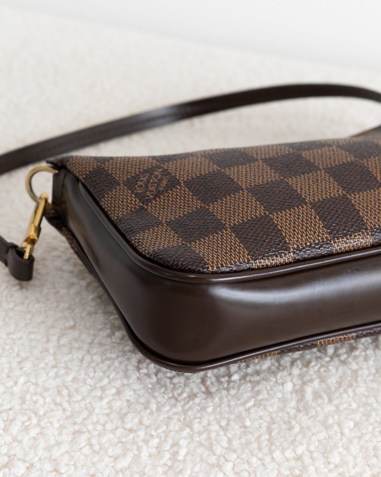 LOUIS VUITTON Pochette Navona