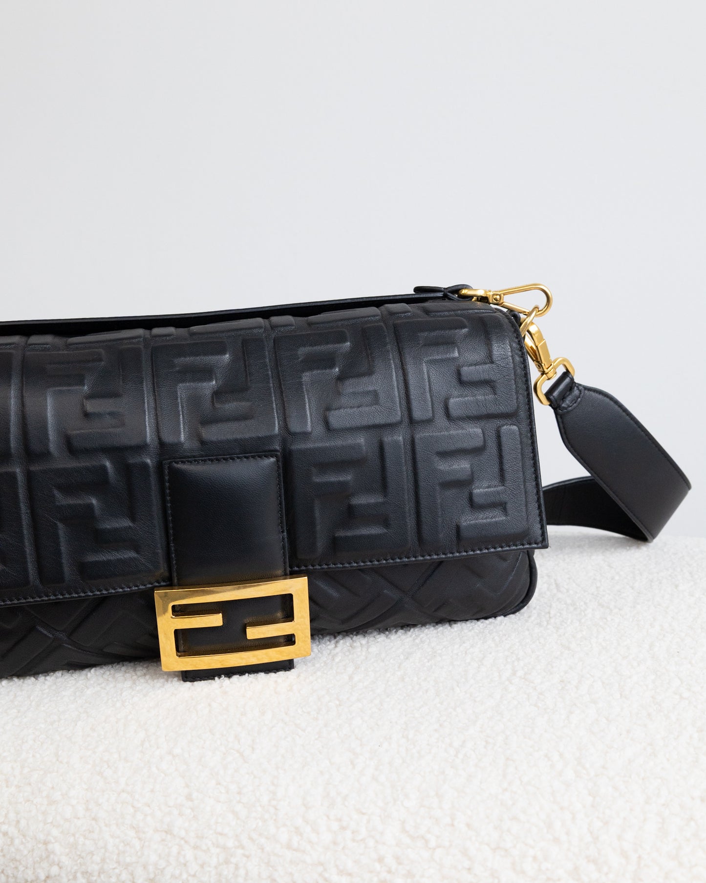 FENDI FF Baguette