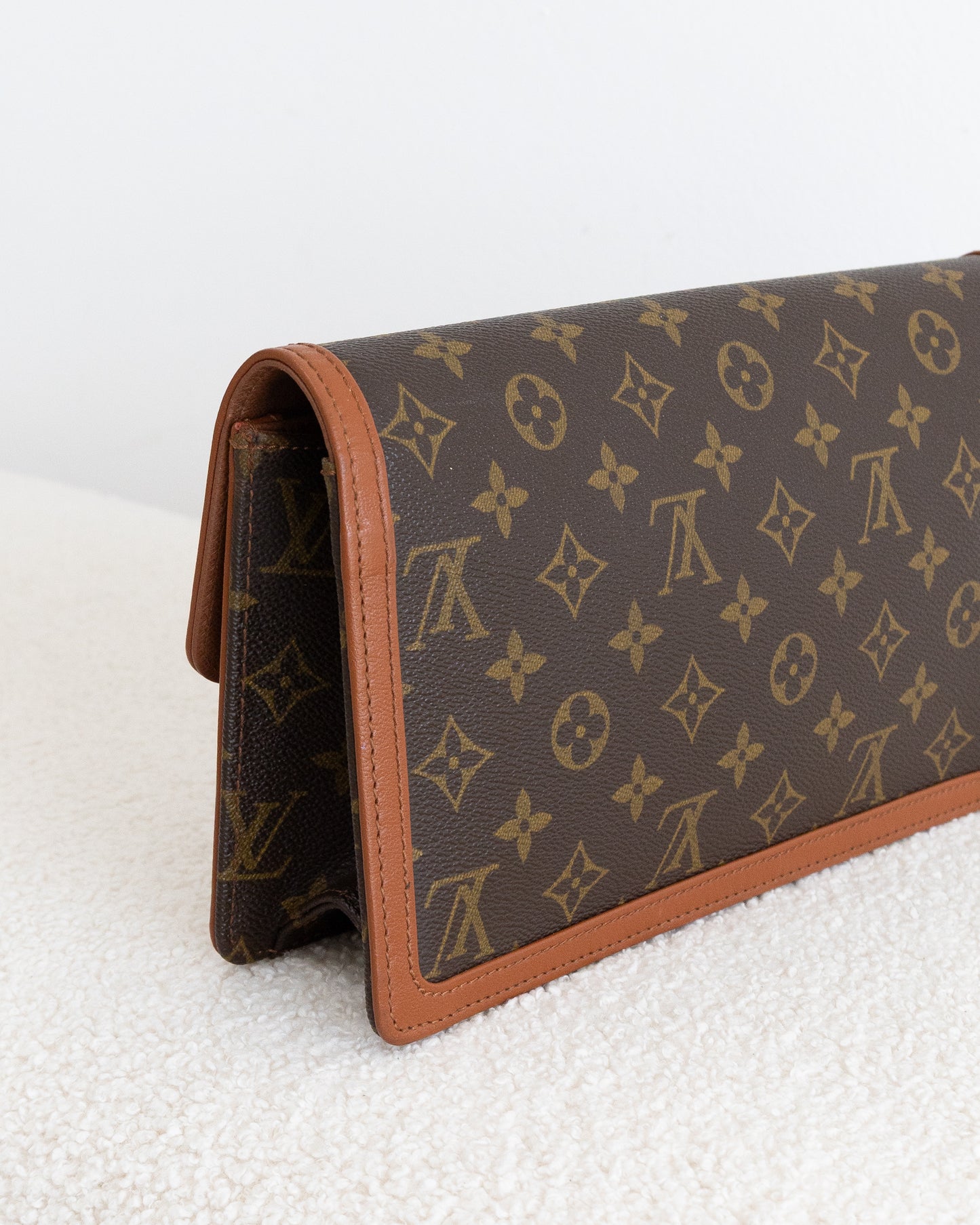 LOUIS VUITTON Pochette Dame GM
