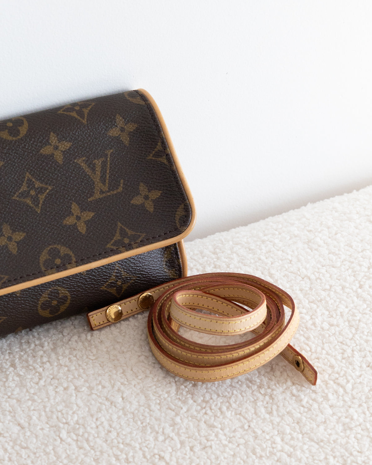 LOUIS VUITTON Pochette Twin GM