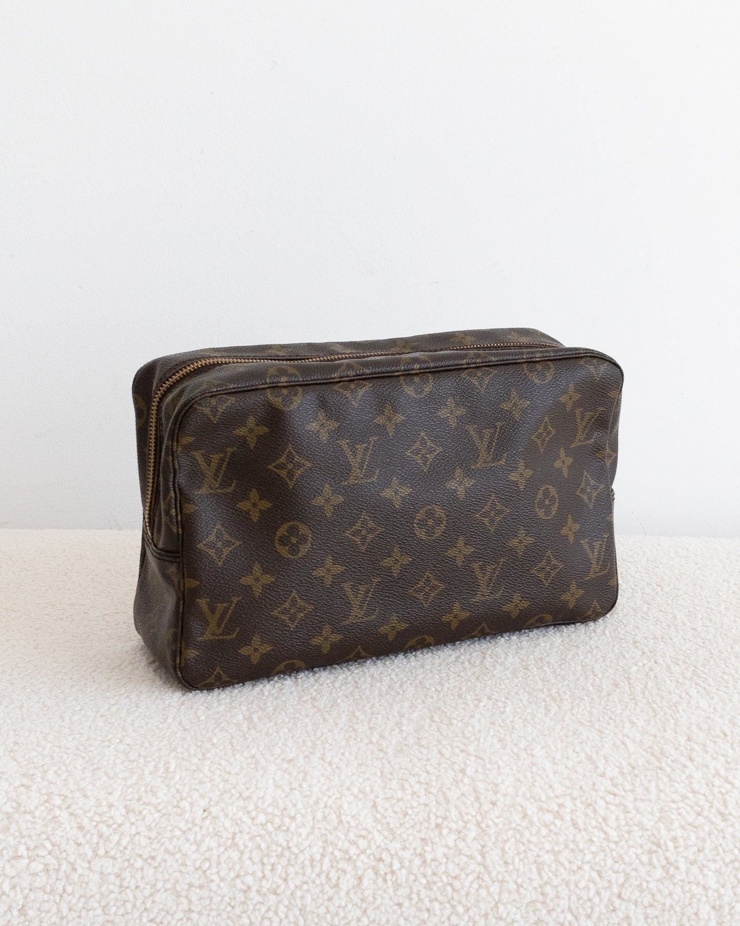 LOUIS VUITTON Trousse 28