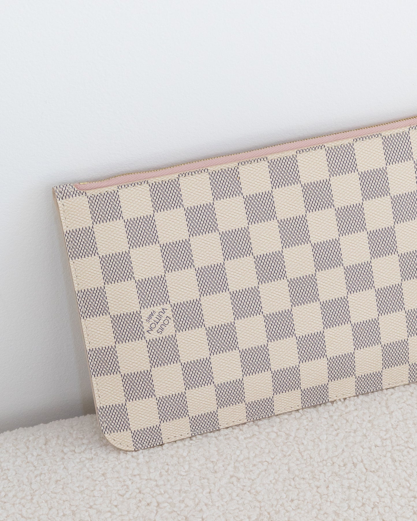 LOUIS VUITTON Pochette