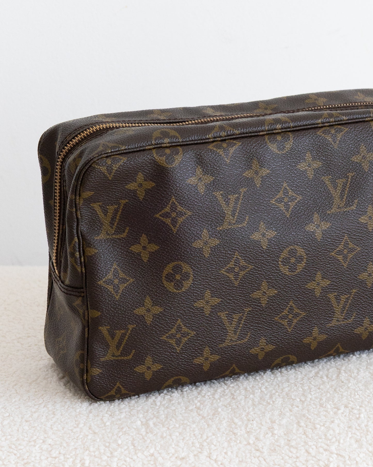 LOUIS VUITTON Trousse 28