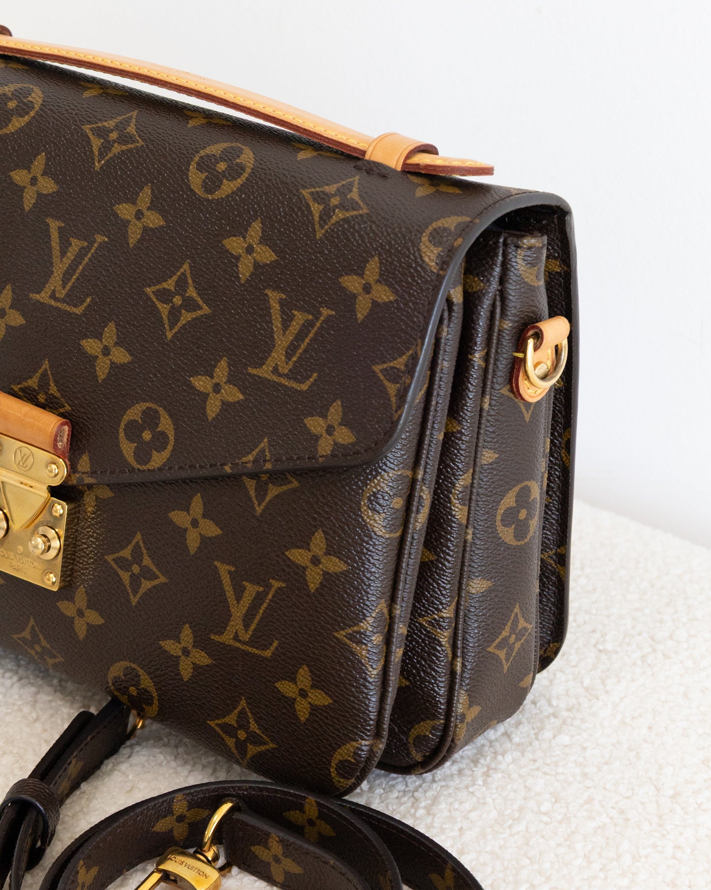 LOUIS VUITON Pochette Metis