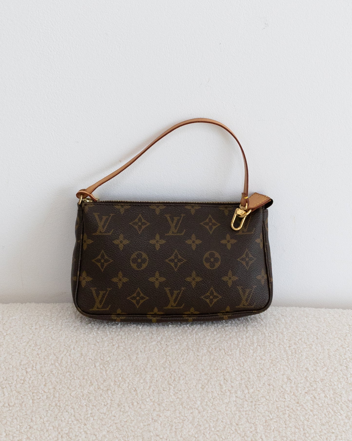 LOUIS VUITTON Pochette Accessoires