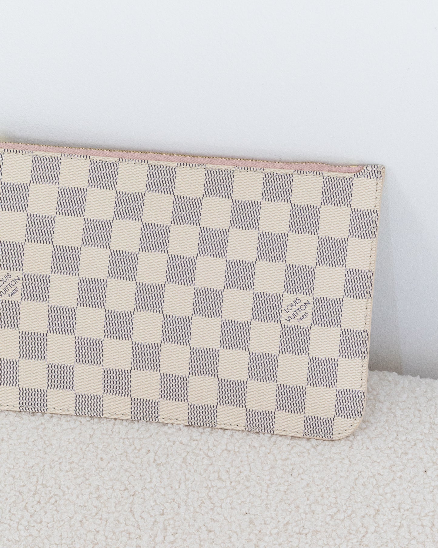 LOUIS VUITTON Pochette
