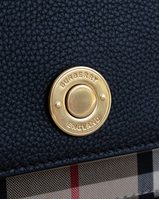 BURBERRY Note