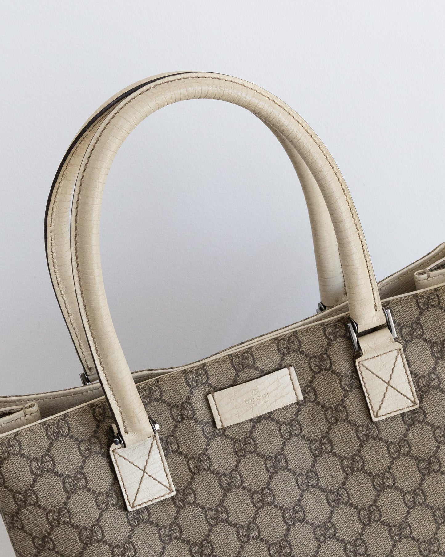 GUCCI GG Supreme Tote