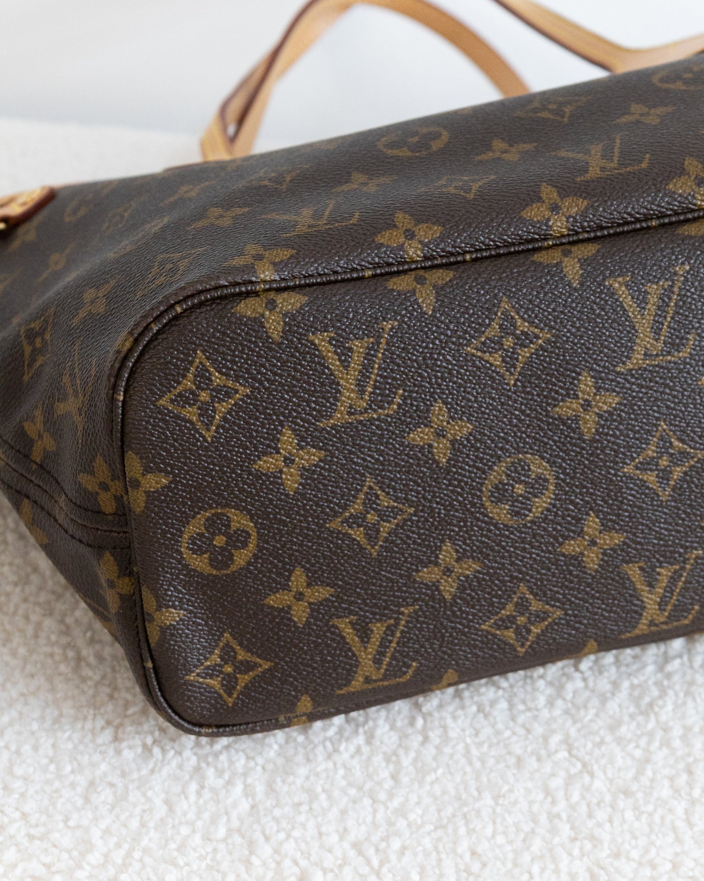 LOUIS VUITTON Neverfull PM