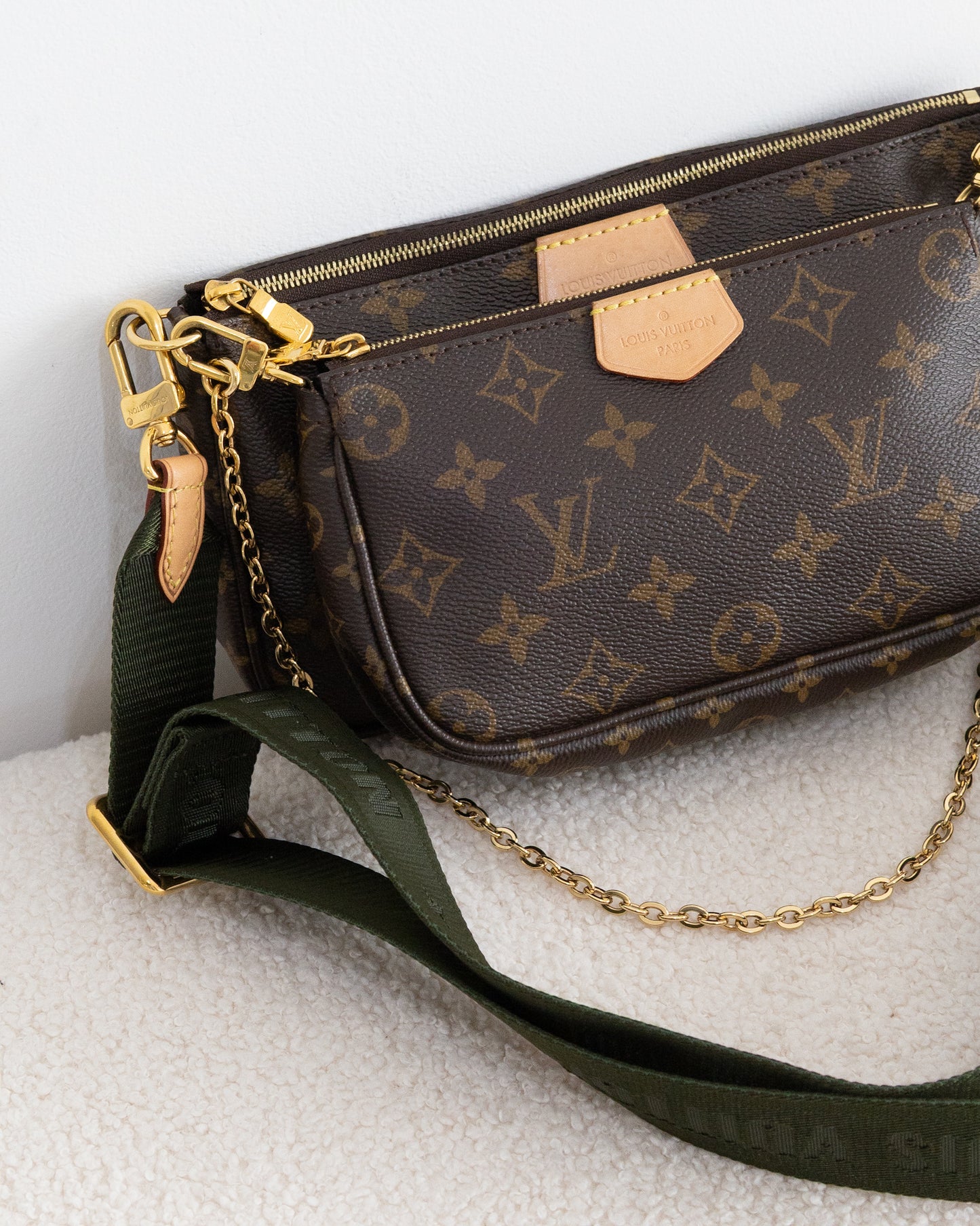 LOUIS VUITTON MultiPochette