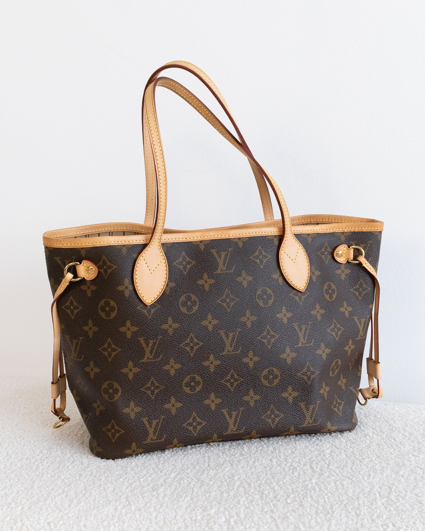 LOUIS VUITTON Neverfull PM