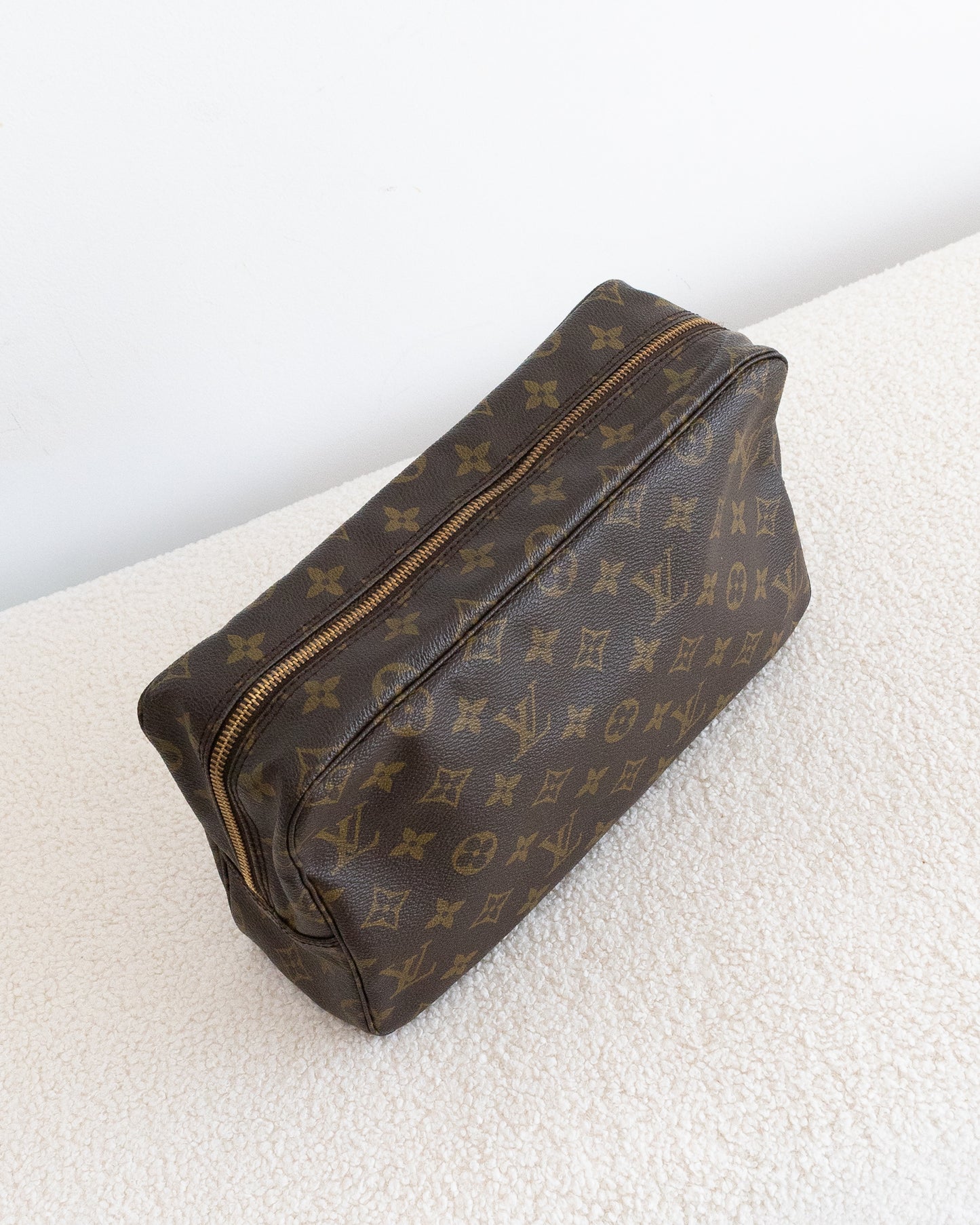 LOUIS VUITTON Trousse 28