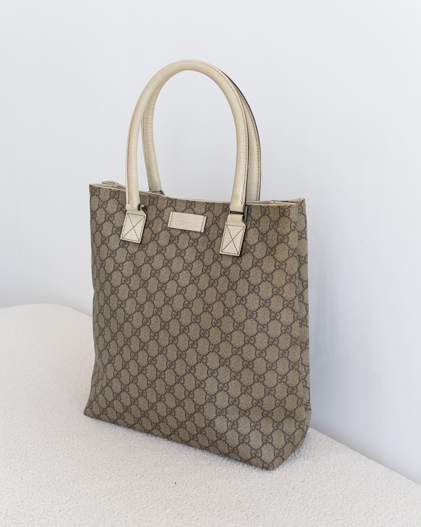 GUCCI GG Supreme Tote