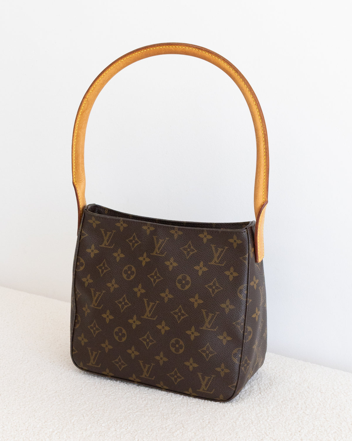 LOUIS VUITTON Looping MM