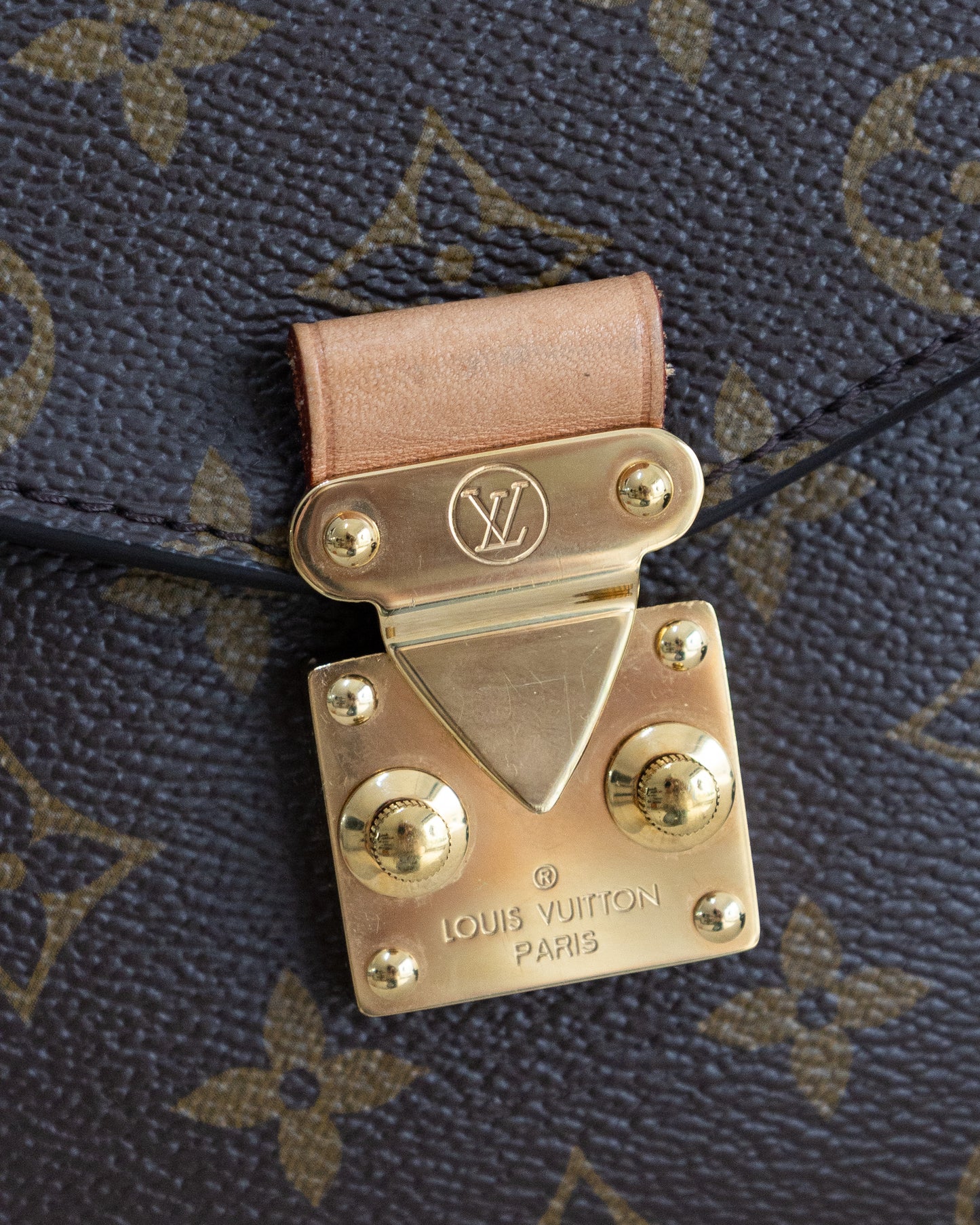 LOUIS VUITTON Pochette Metis