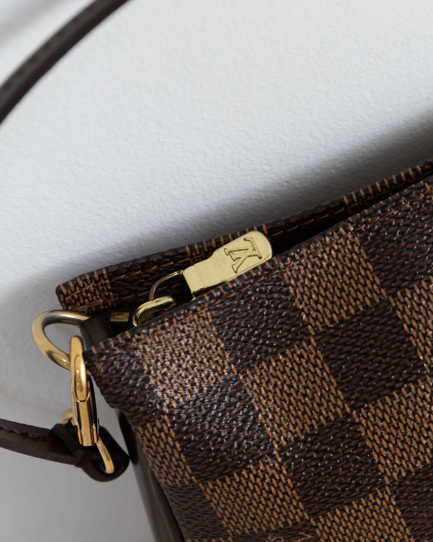 LOUIS VUITTON Pochette Navona