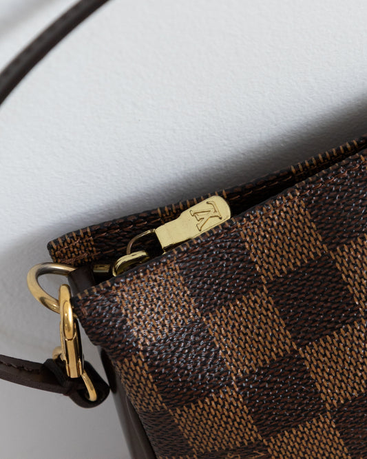 LOUIS VUITTON Pochette Navona
