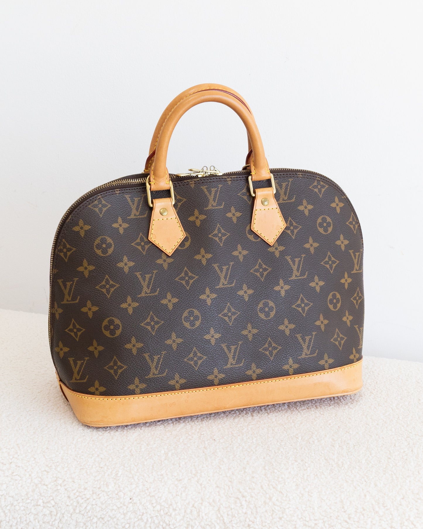 LOUIS VUITTON Alma PM