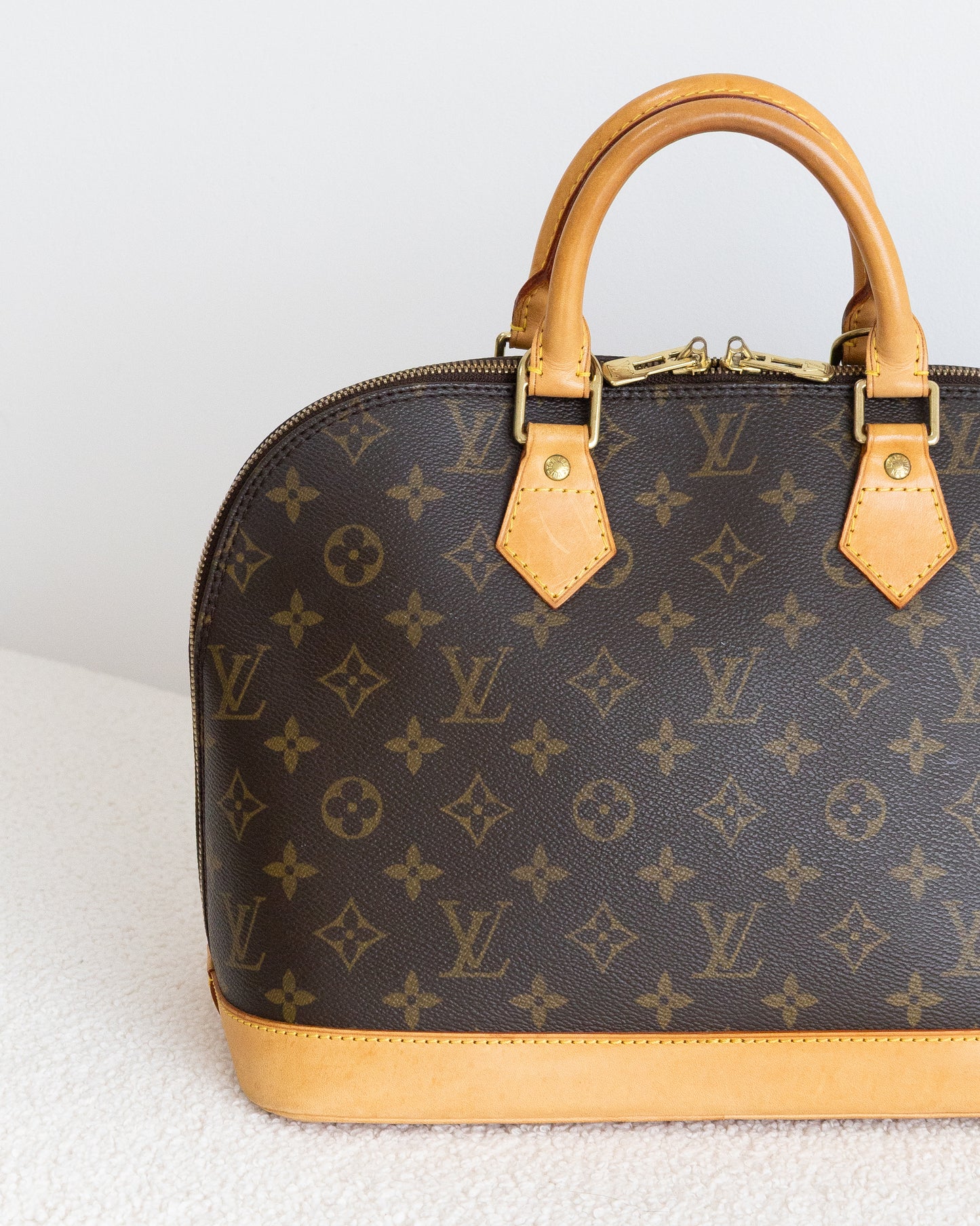 LOUIS VUITTON Alma PM