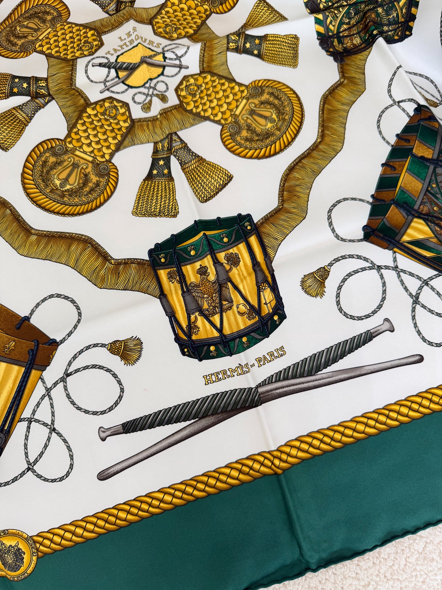 HERMÈS  Les Tambours 90