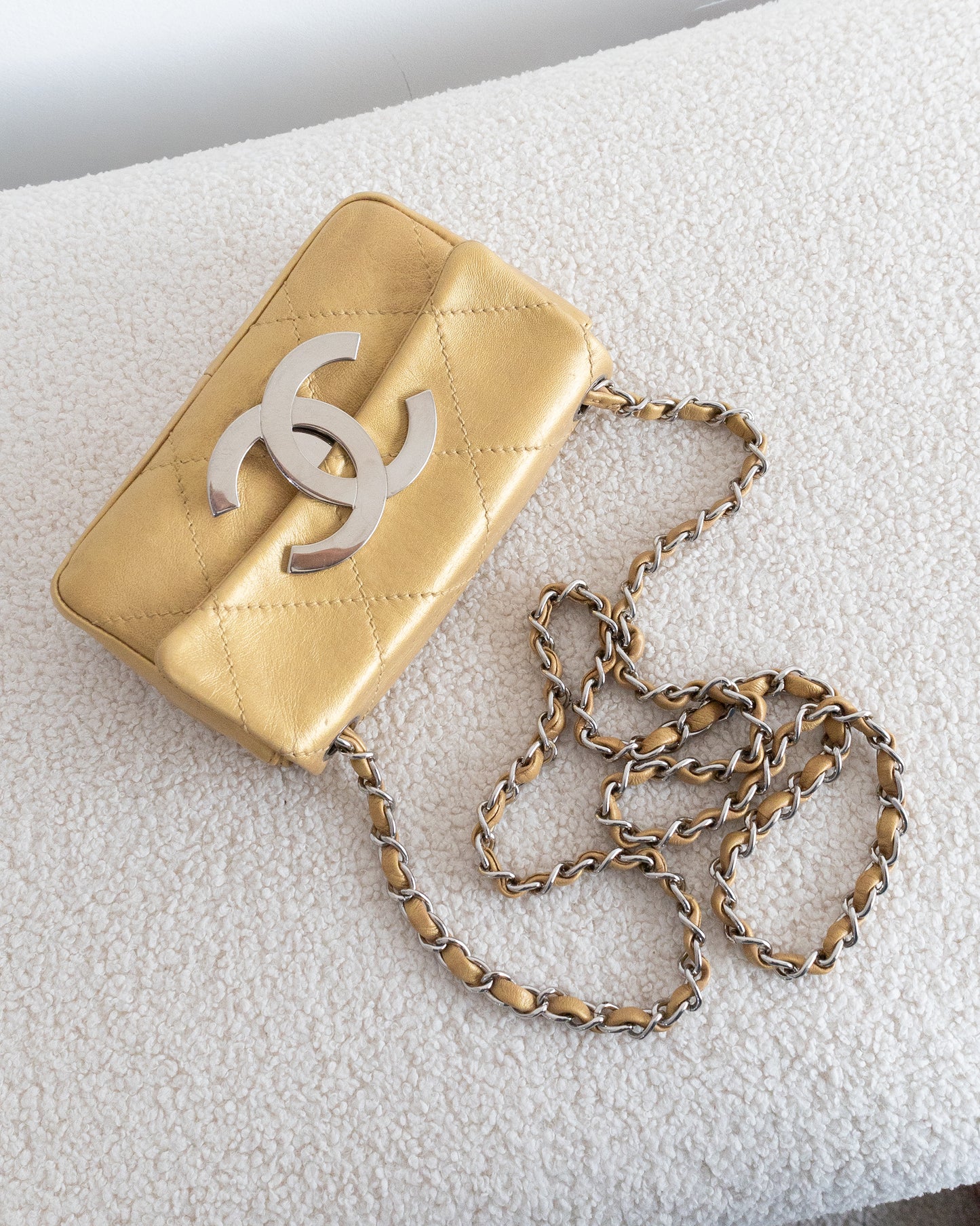 CHANEL Diamond Stitch CC Flap