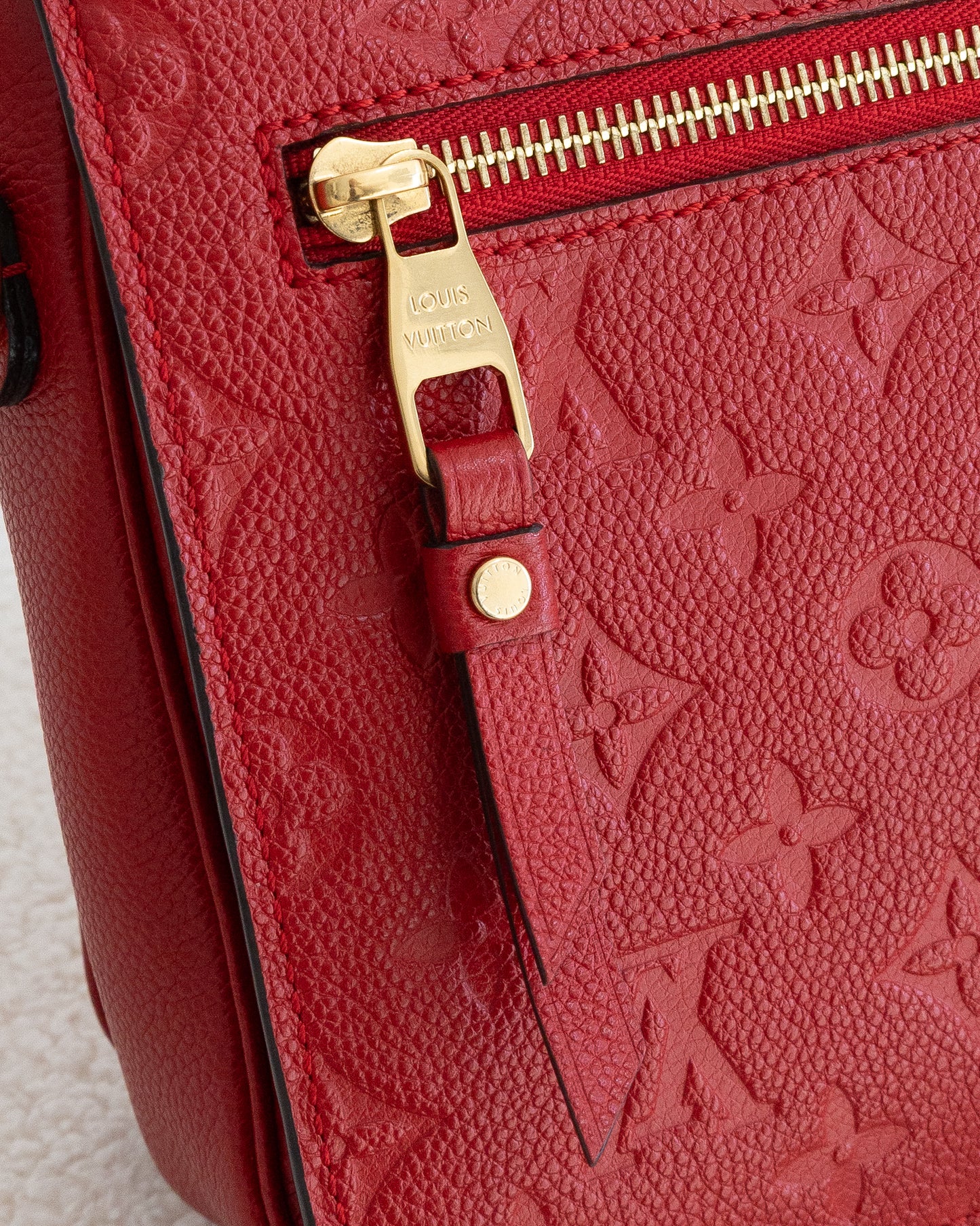 LOUIS VUITTON Pochette Metis