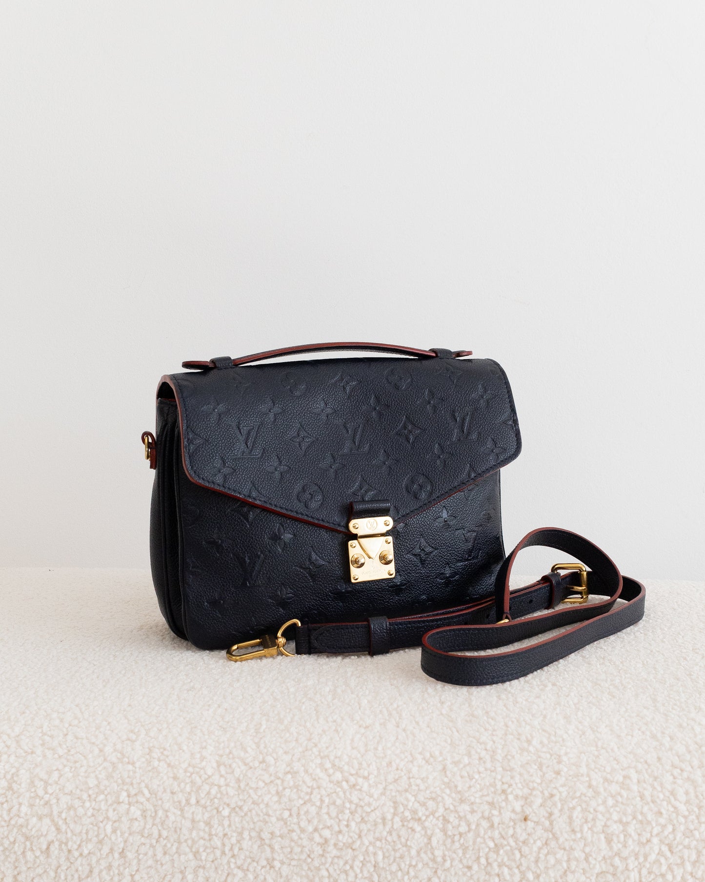 LOUIS VUITTON Pochette Metis