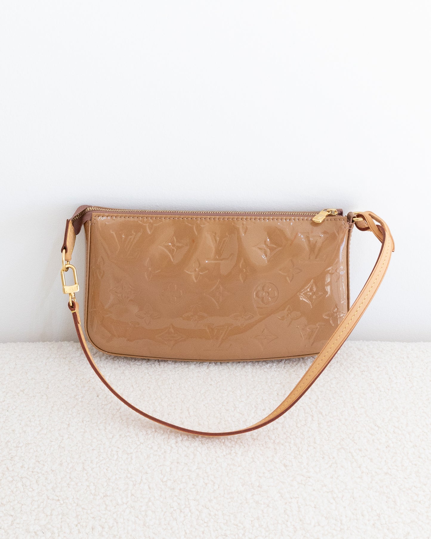 LOUIS VUITTON Pochette Accessoires