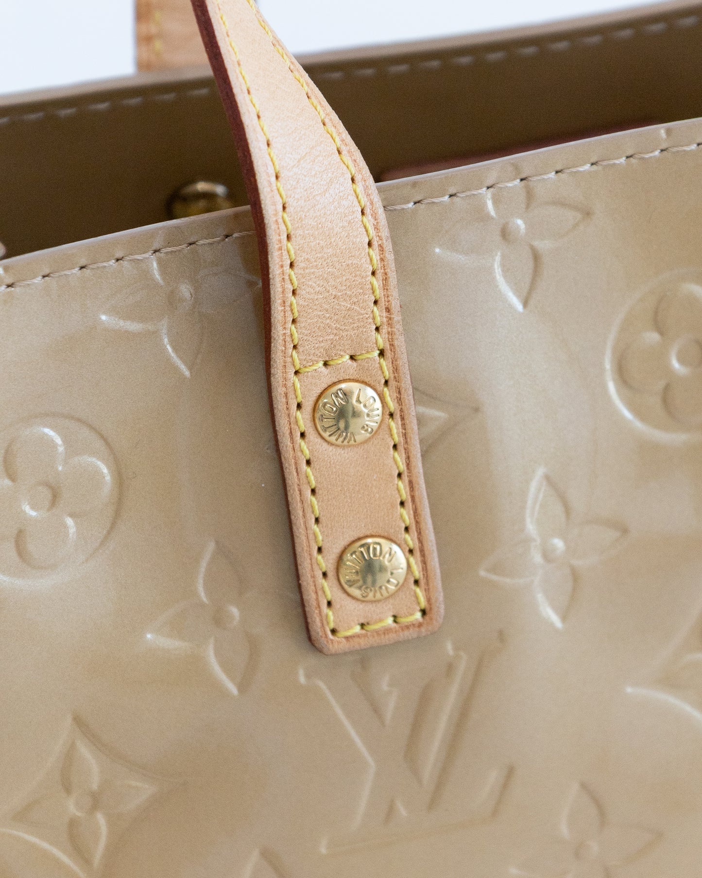 LOUIS VUITTON Reade PM